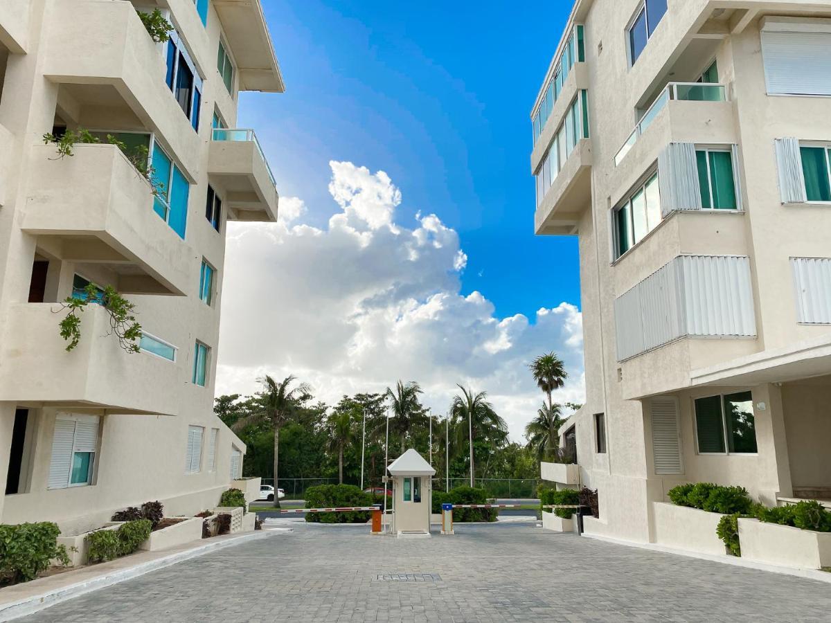 Brisas Beach & Ocean Front Vacation Apartments Cancun Zona Hotelera エクステリア 写真