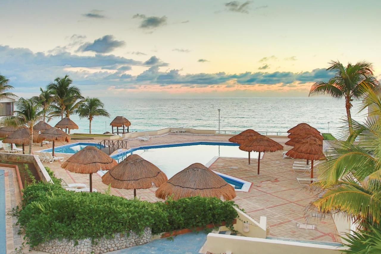 Brisas Beach & Ocean Front Vacation Apartments Cancun Zona Hotelera エクステリア 写真
