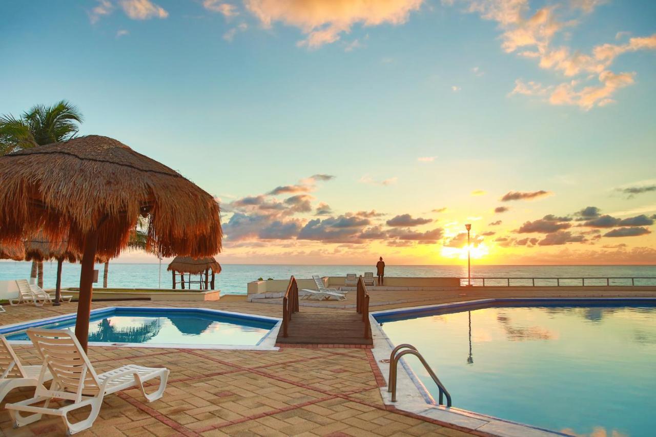 Brisas Beach & Ocean Front Vacation Apartments Cancun Zona Hotelera エクステリア 写真